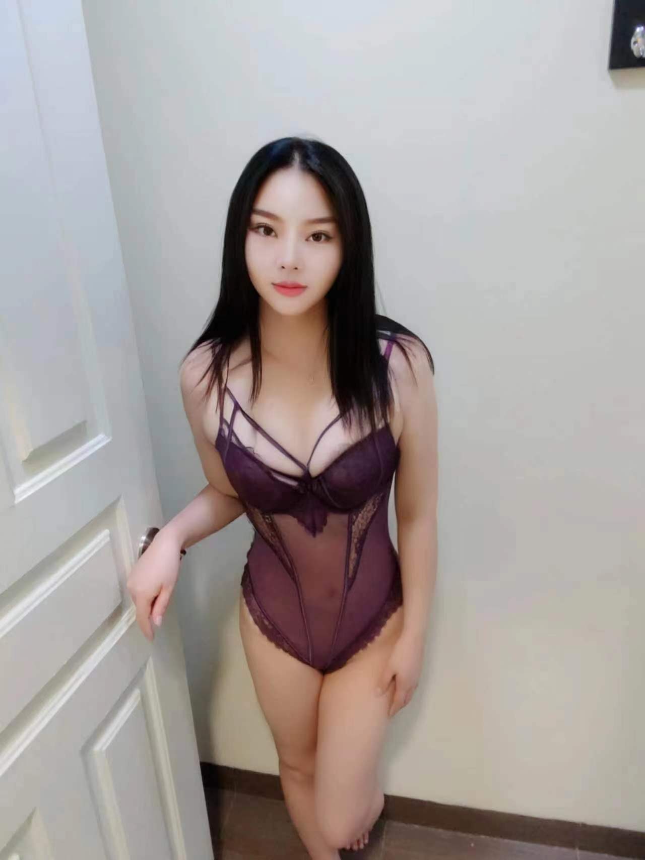 做~ai时姿势很配合