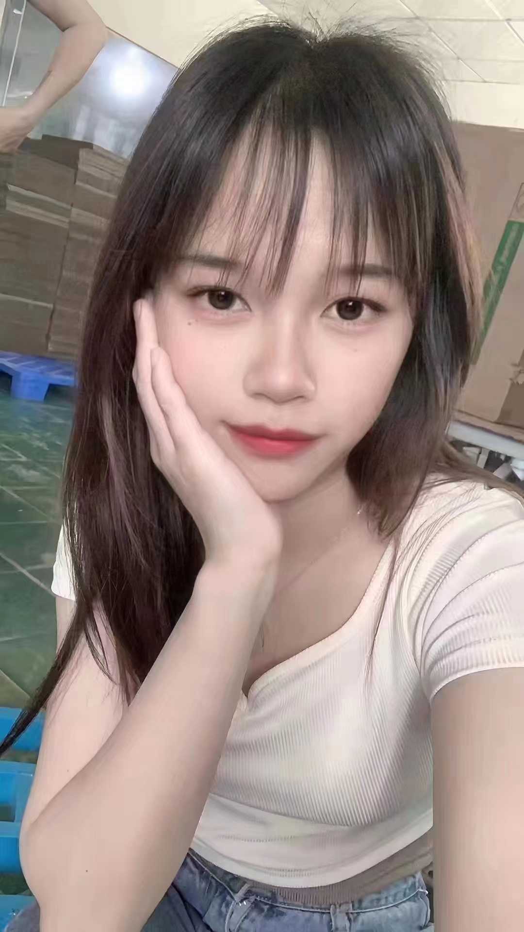 纯天然大酥胸，穴紧多k易高潮