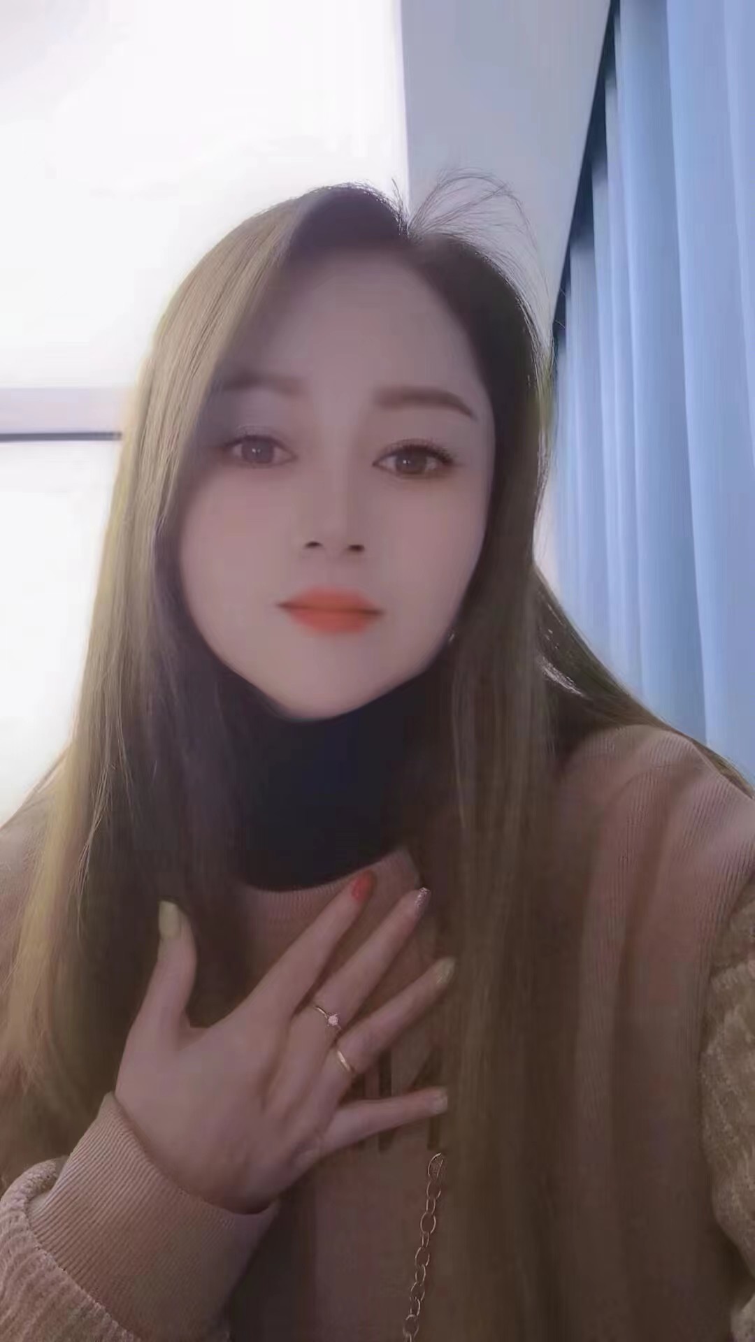 技术很棒，抱着她的头满射而出