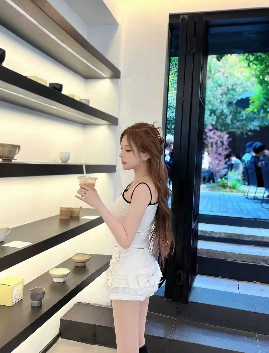 身材还不错的妹子