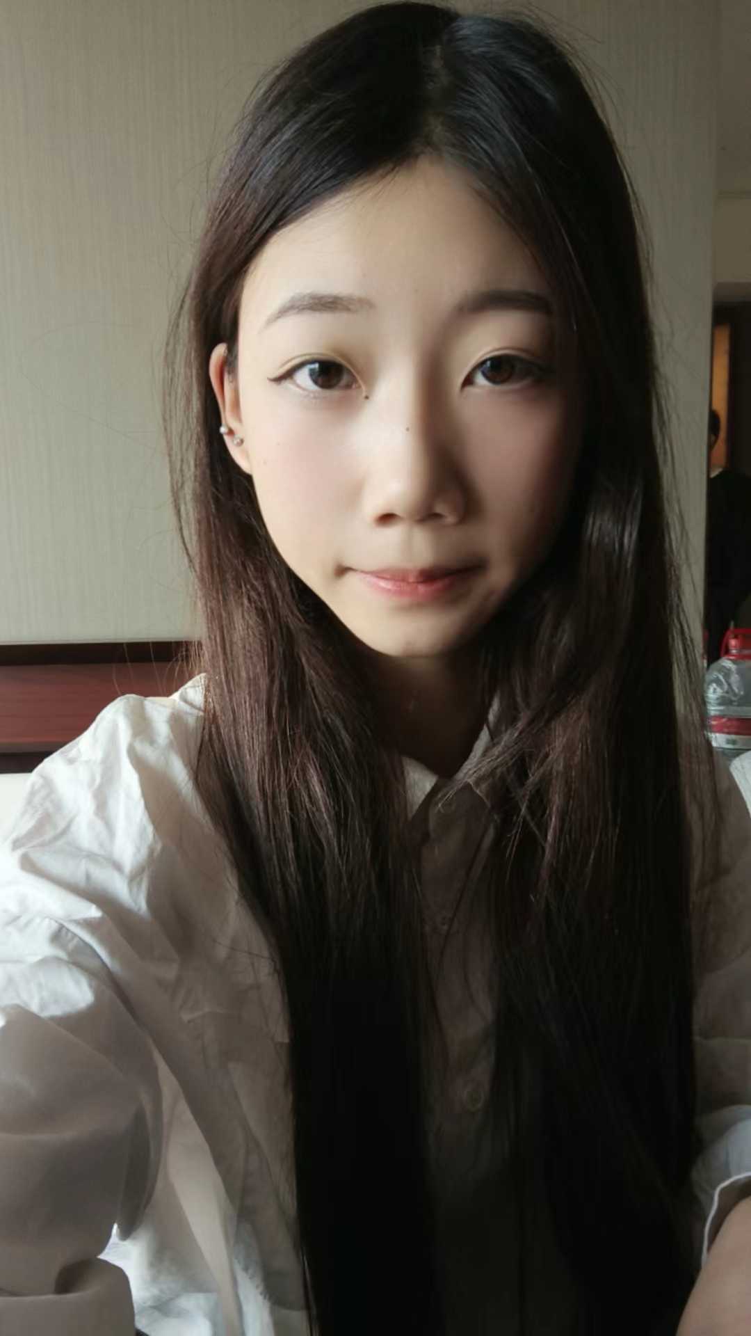 05的嫩妹子兼职