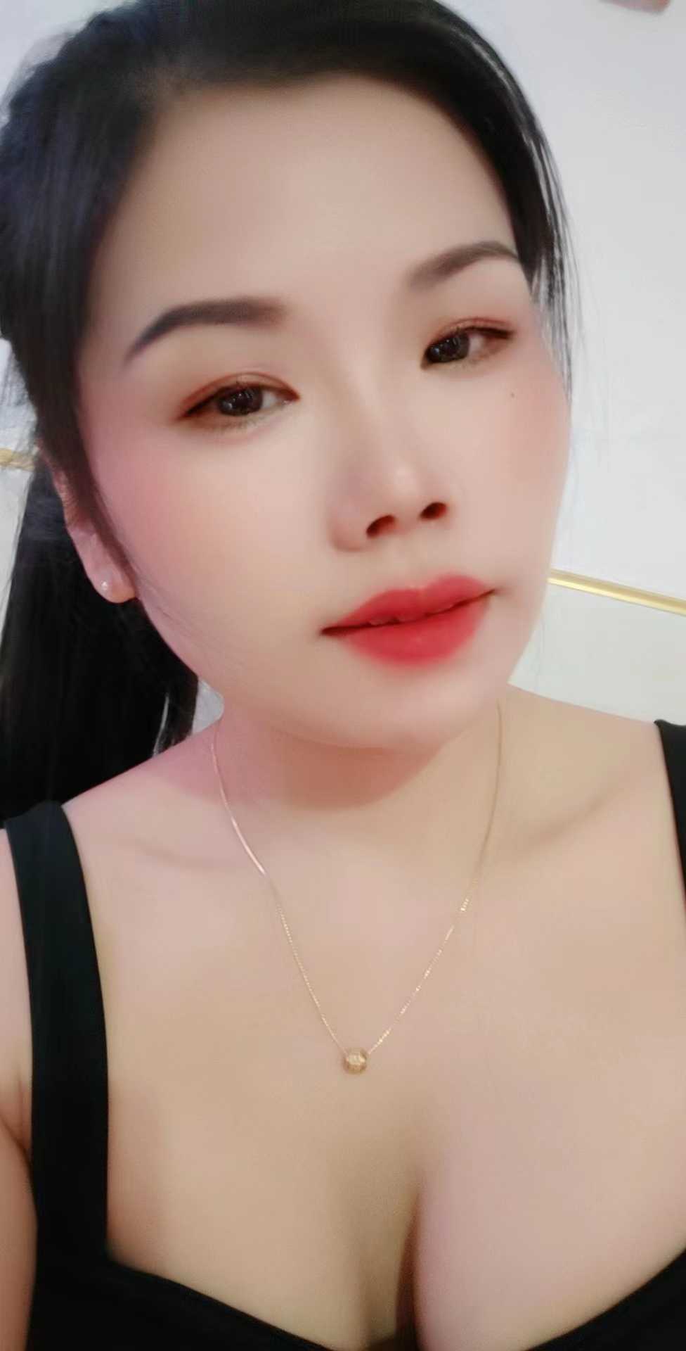 地道重庆辣妹子，年轻少妇