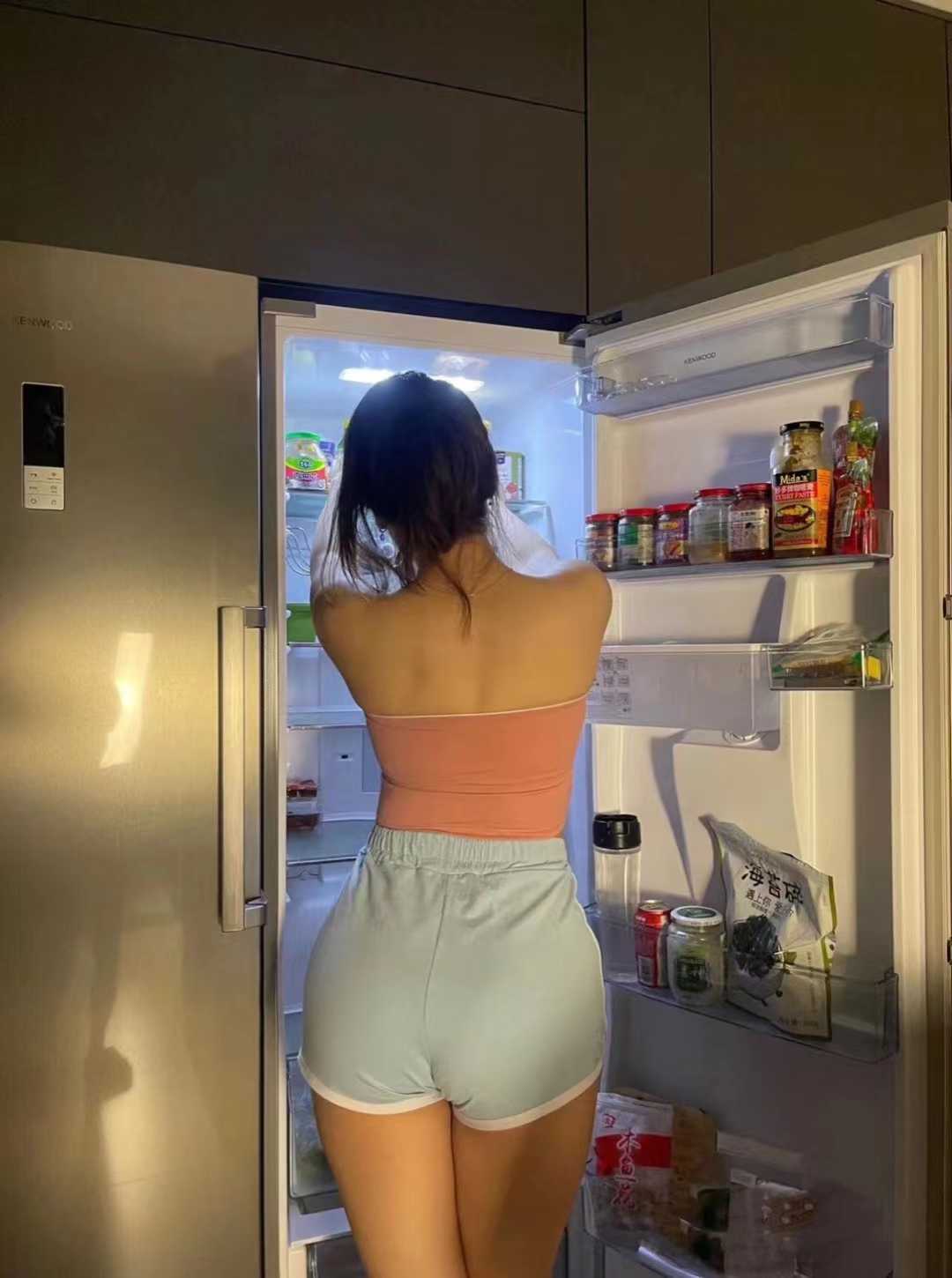 身材很棒的小姐姐值得试试