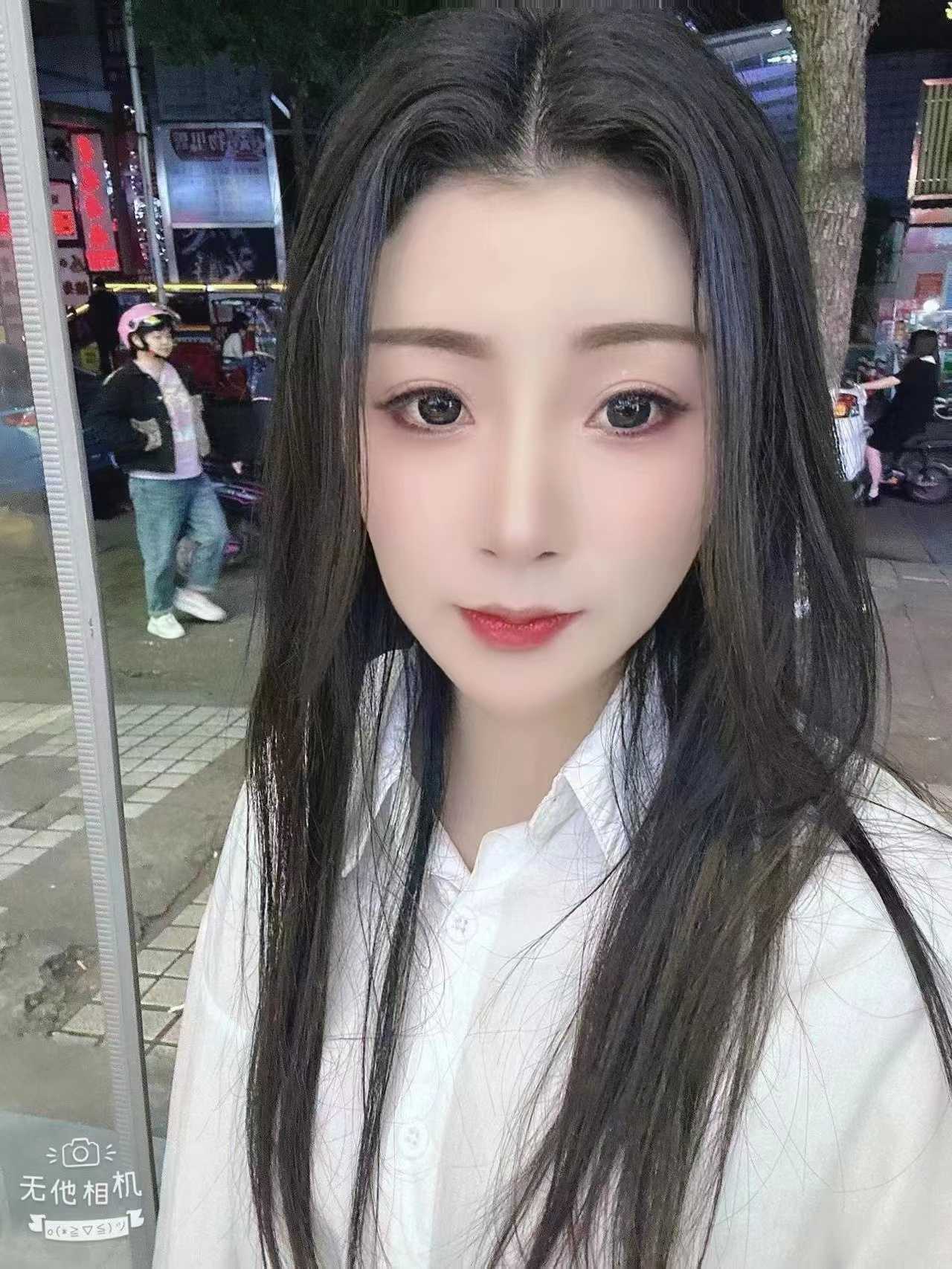 胸大臀翘身材迷人