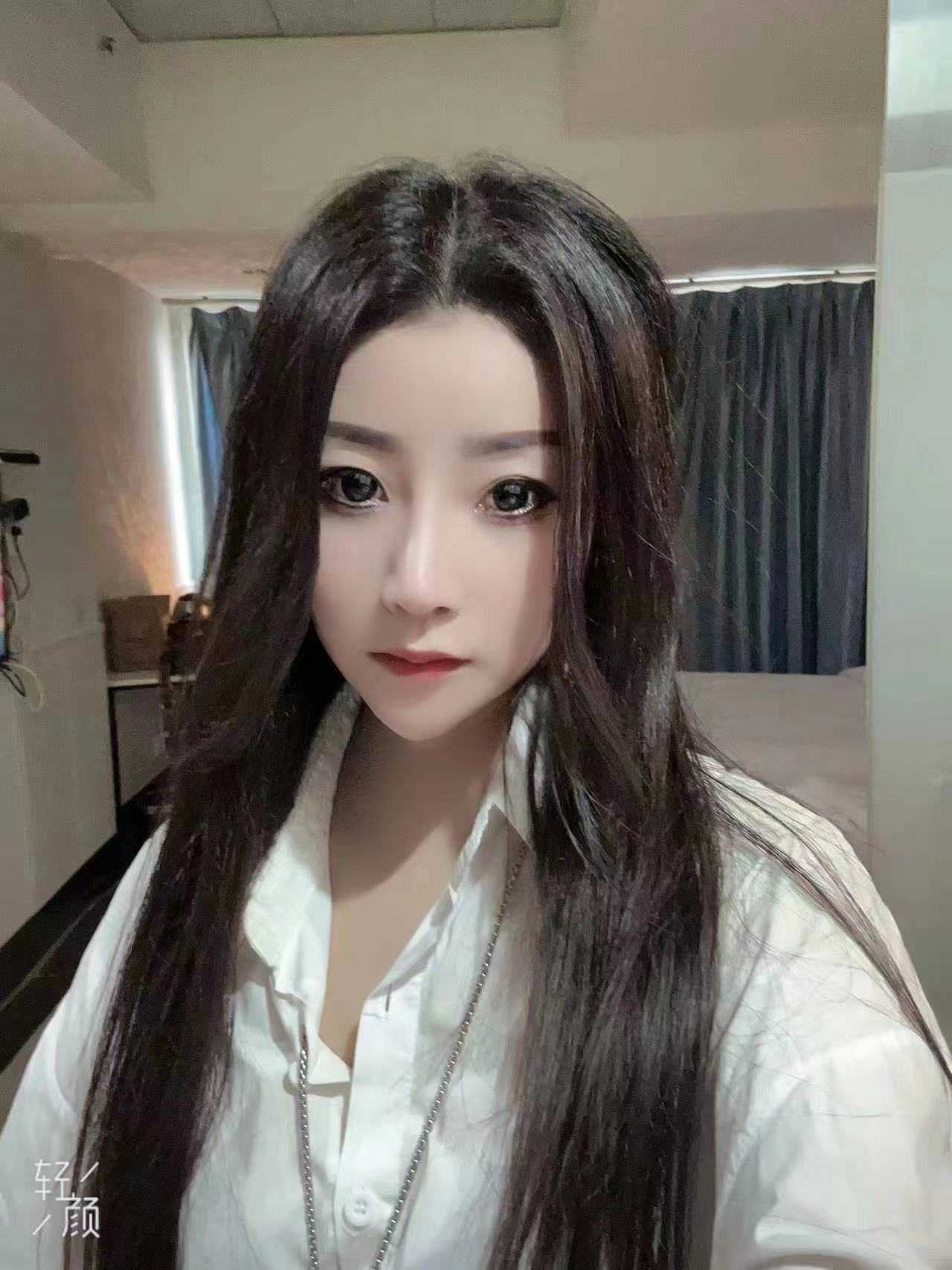 胸大臀翘身材迷人