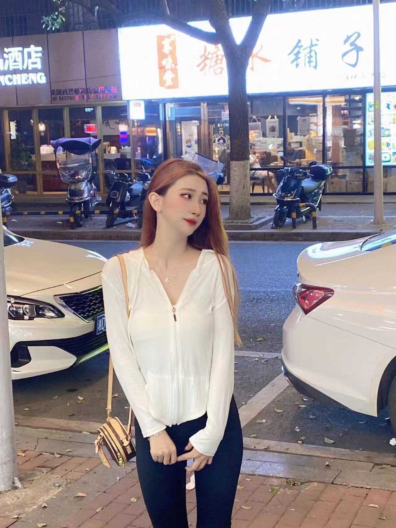 很听话，随意我做各种姿势都很配合