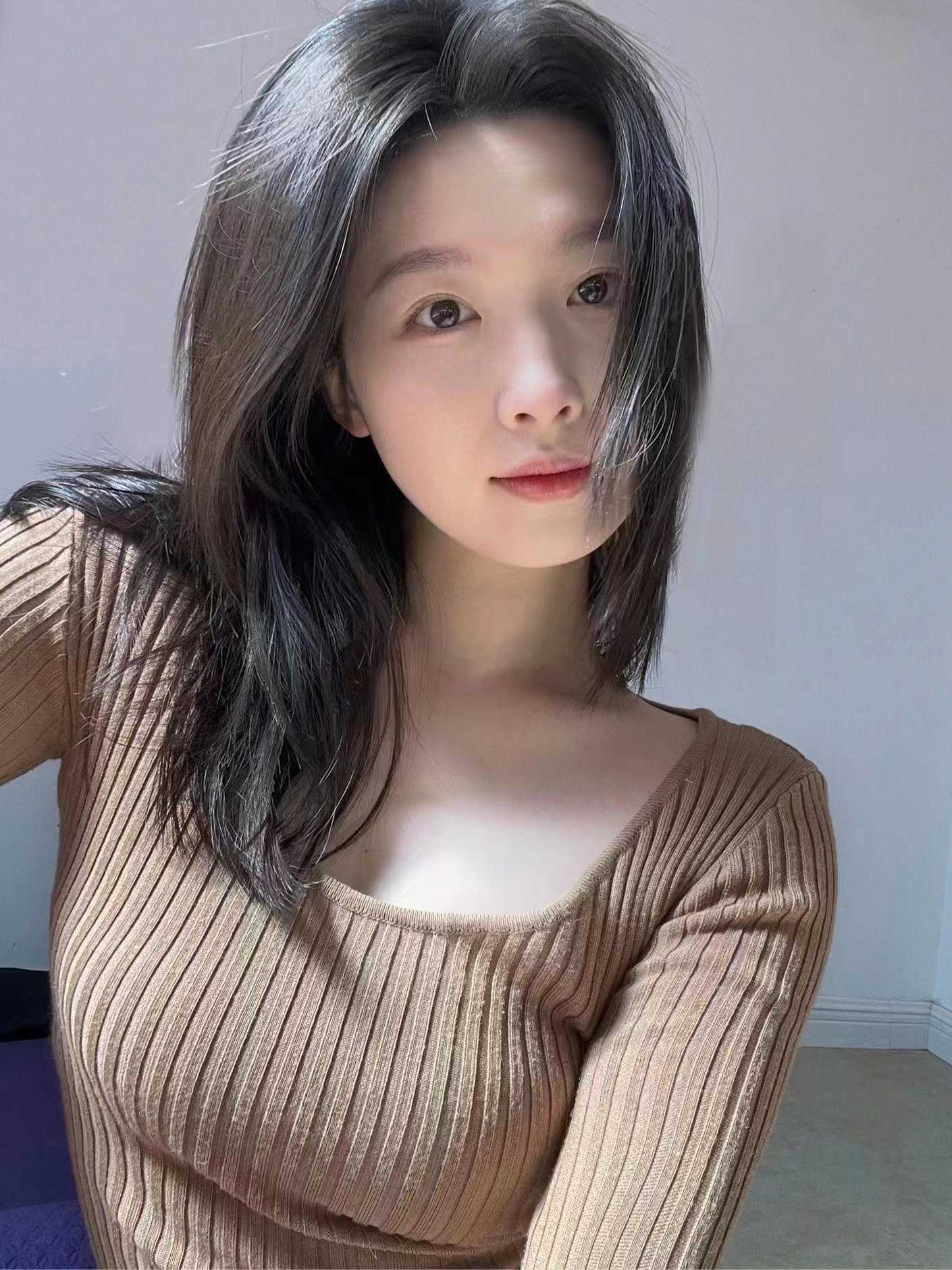 妹妹乖巧懂事，各种姿势随便