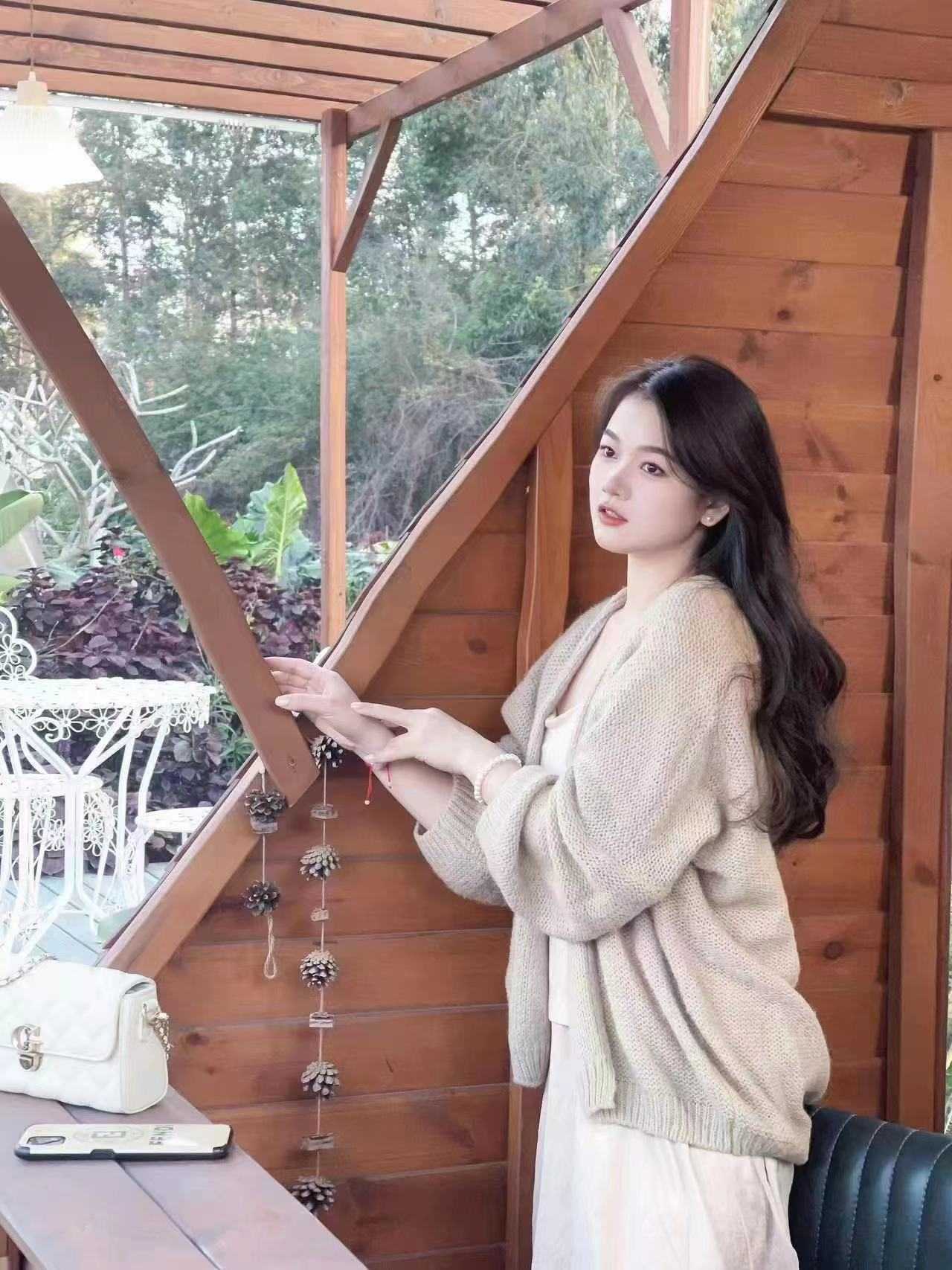 极致清纯可爱的小姐姐