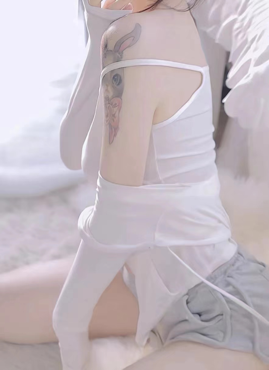 胸大屁股翘，服务一流