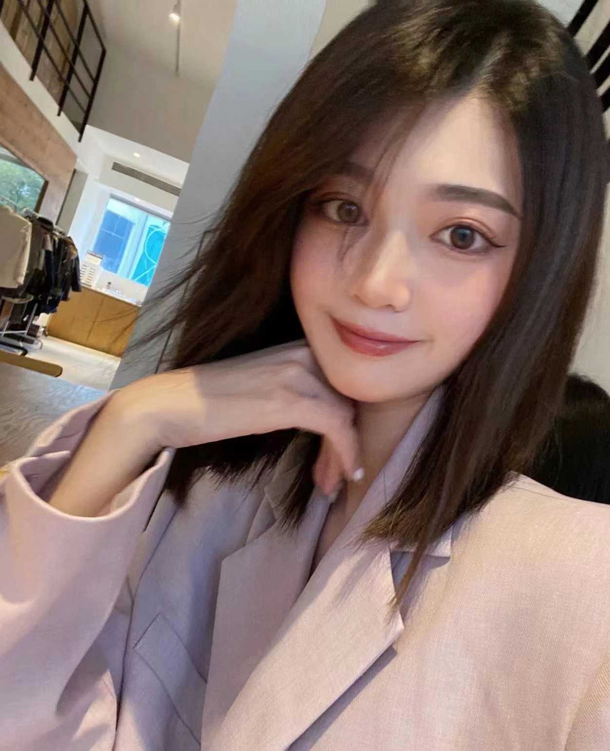 御姐范，胸大，身材不错