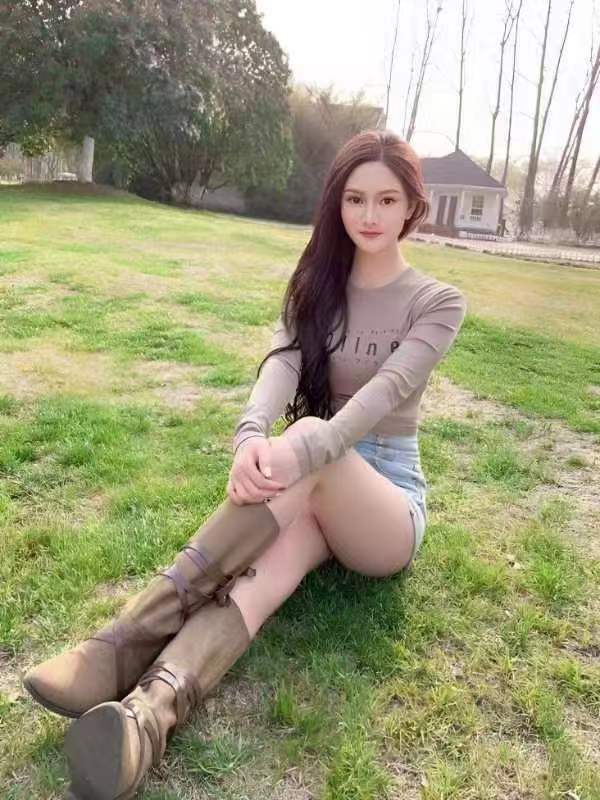 屁股尤其饱满，适合后入