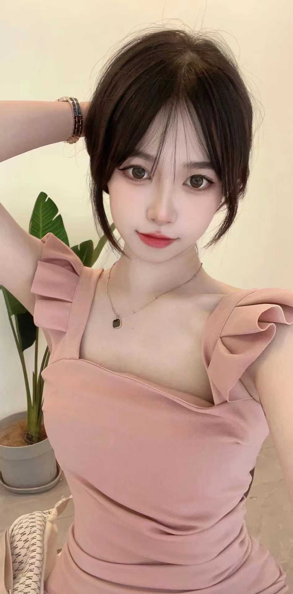 苗条身材，很有气质