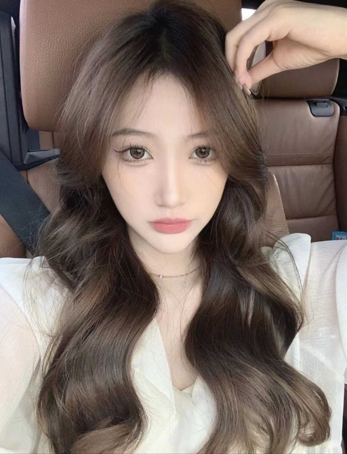 咪咪挺拔手感好，制服丝袜