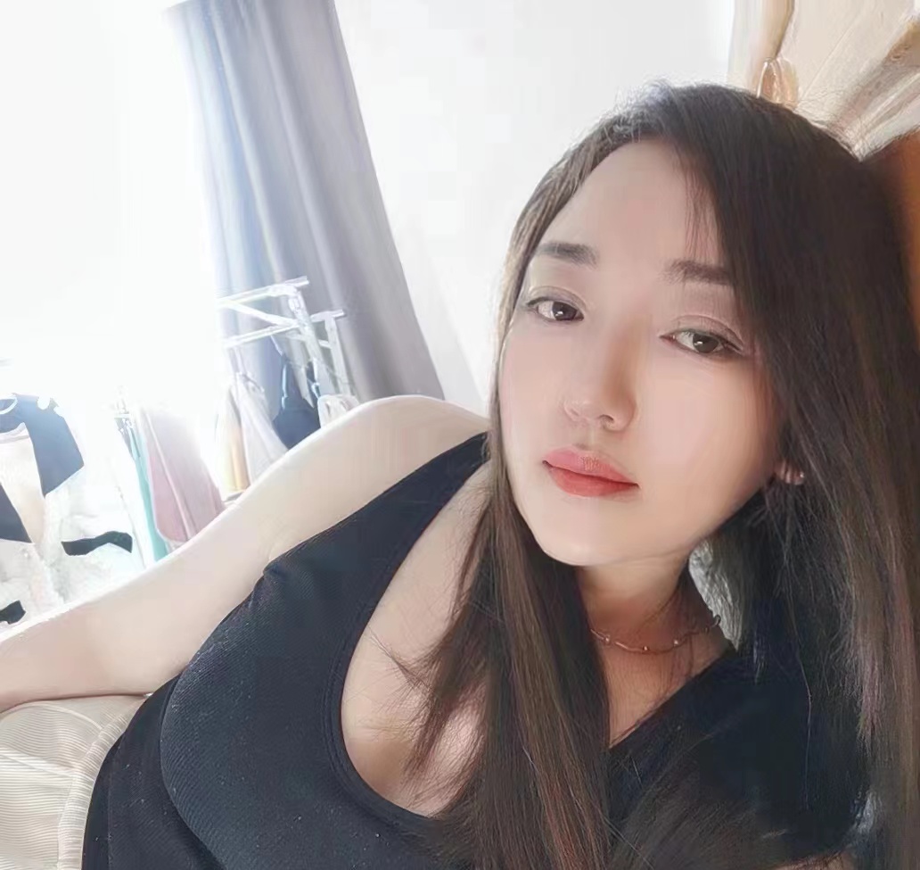 妹妹这穴好嫩，水汪汪的