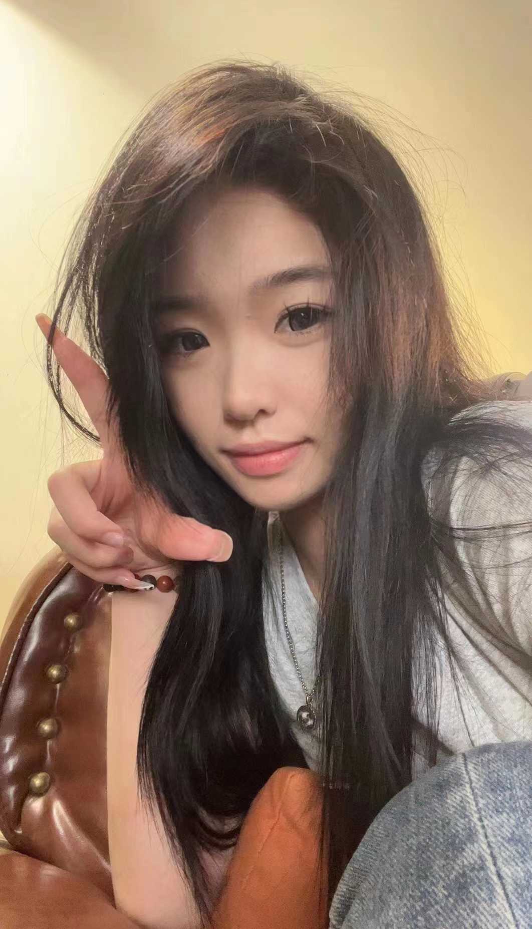 屁股很翘，后入很棒