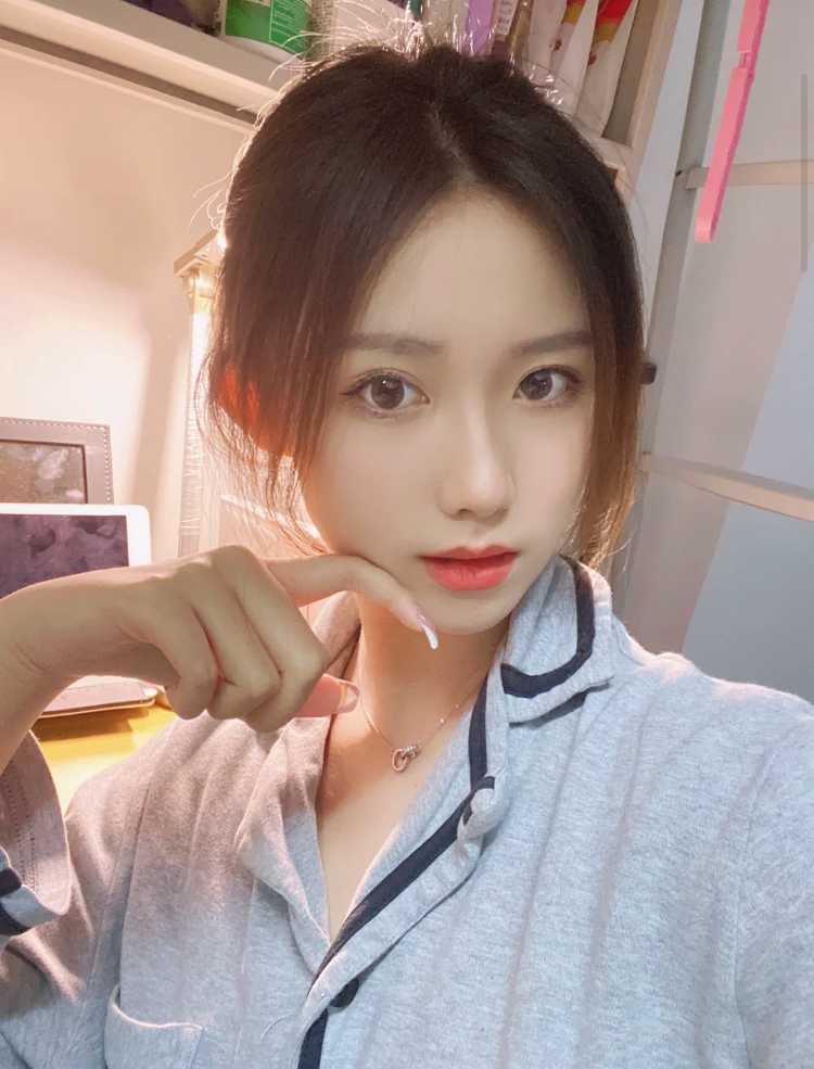 超级美，很年轻的美女