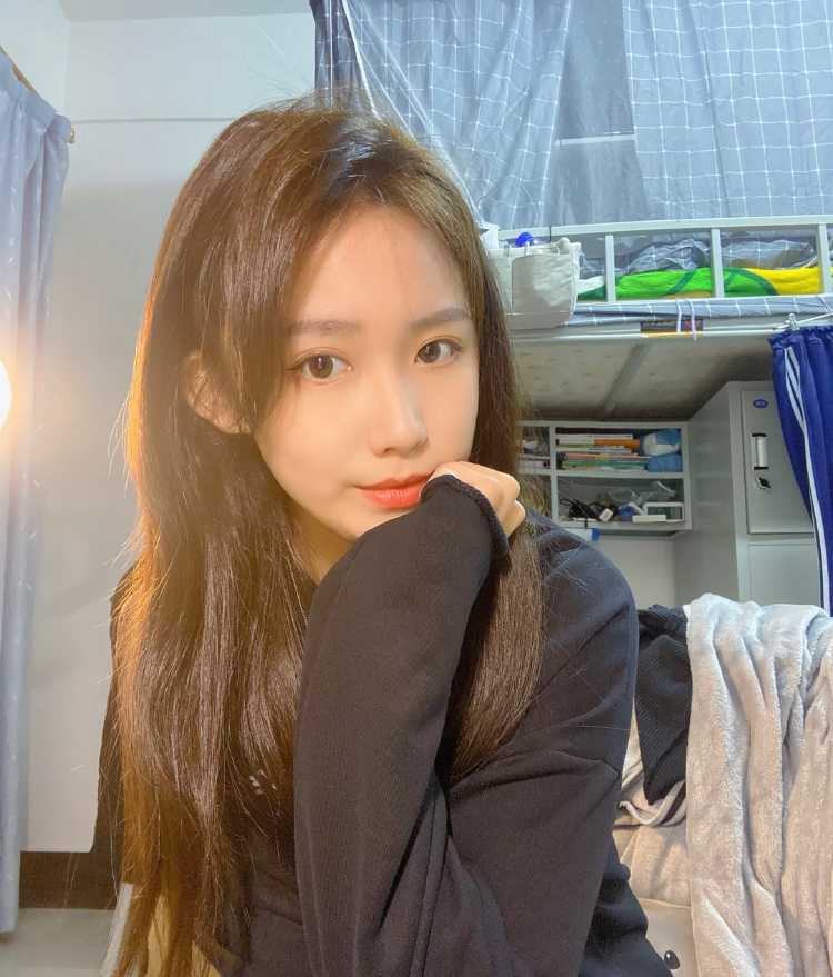 超级美，很年轻的美女