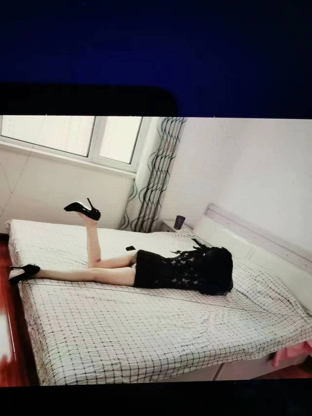 胸大，充满野性的少妇