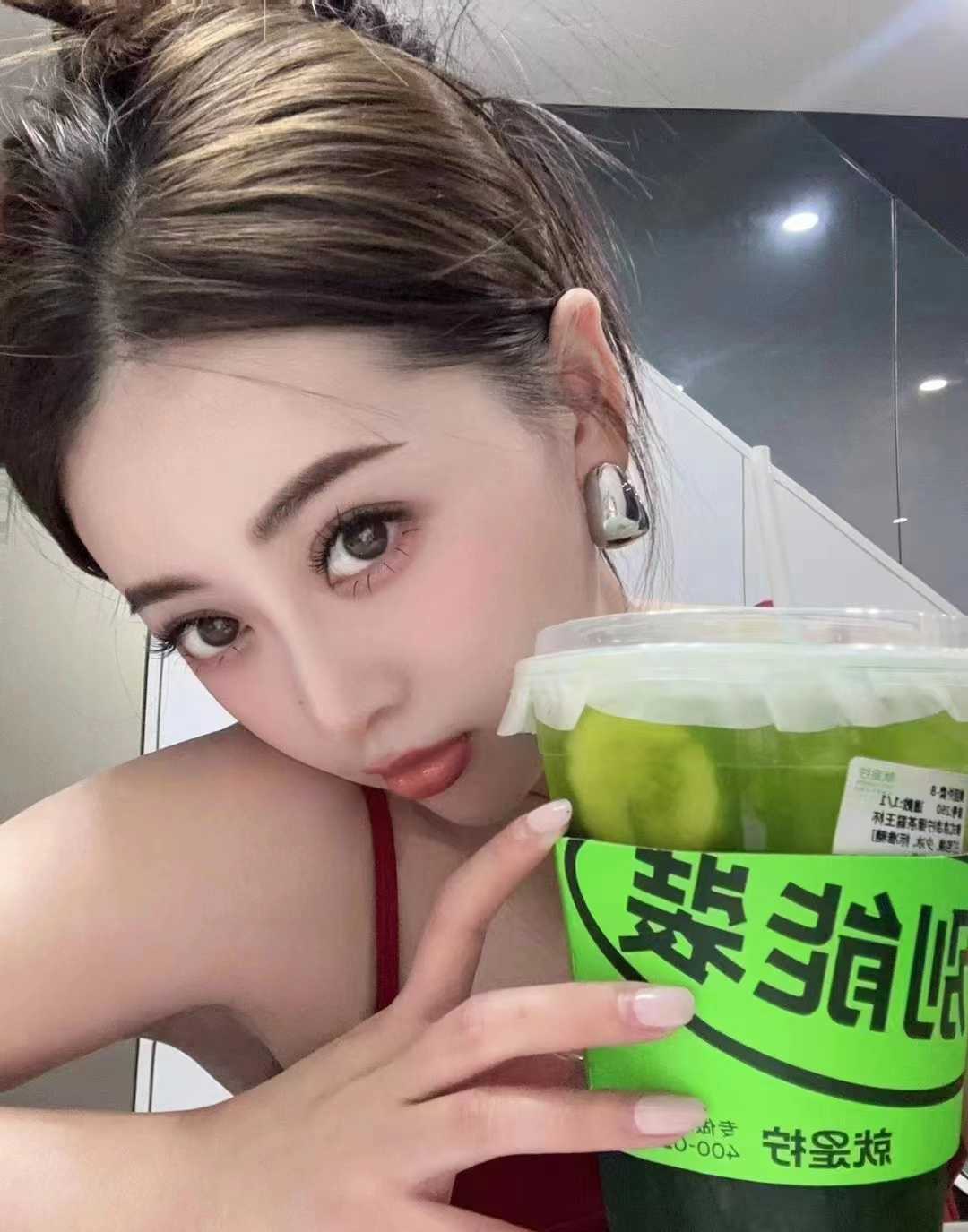 高端妹子，可陪游