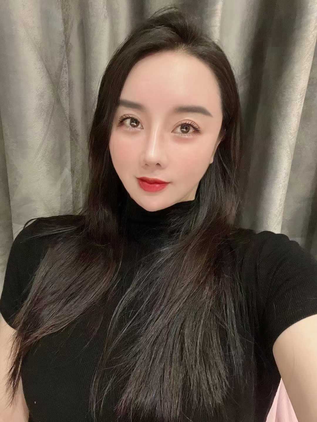 床上很给力，各方面都不错的小姐姐