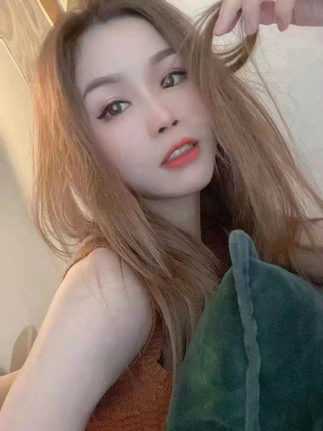 漂亮又性感的萌萌