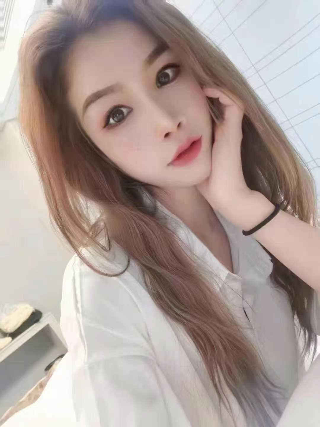 漂亮又性感的萌萌