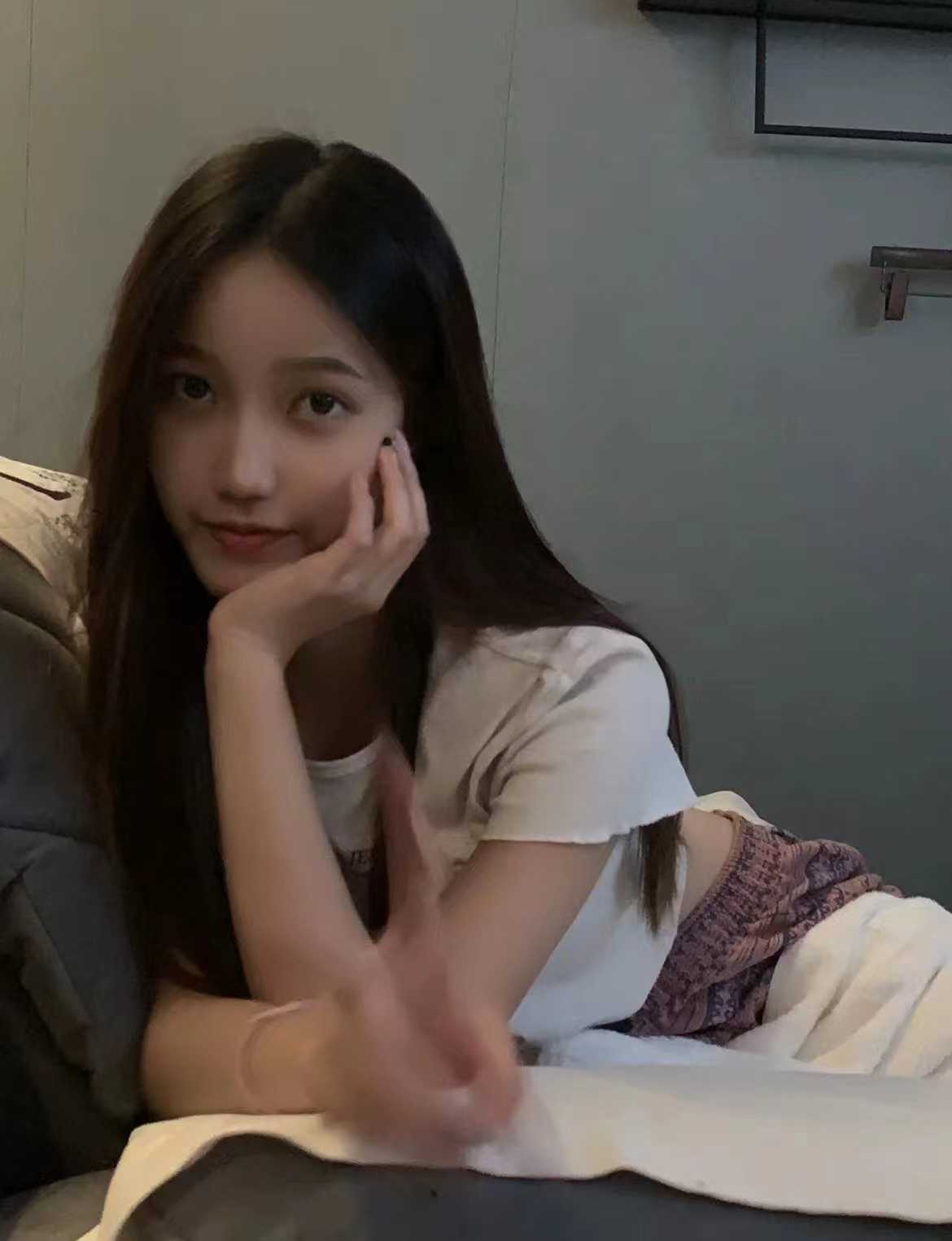 漂亮 胸大气质美女