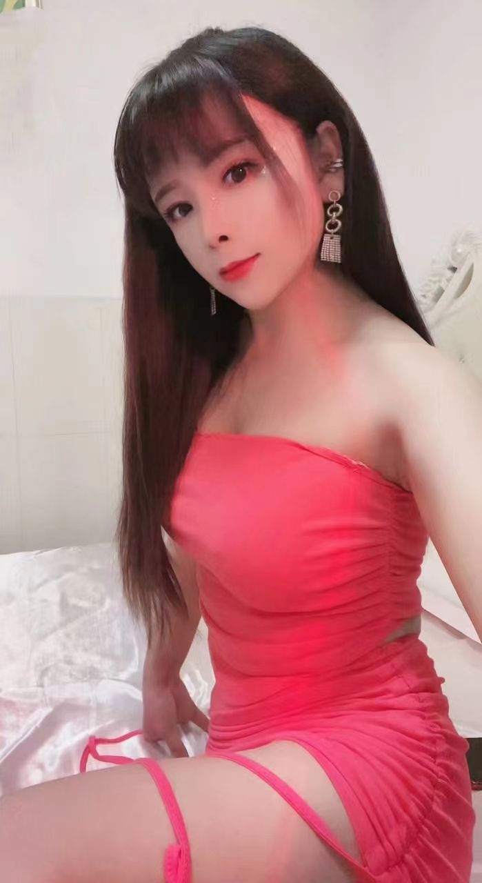 个人兼职b比较紧，叫声很Sao