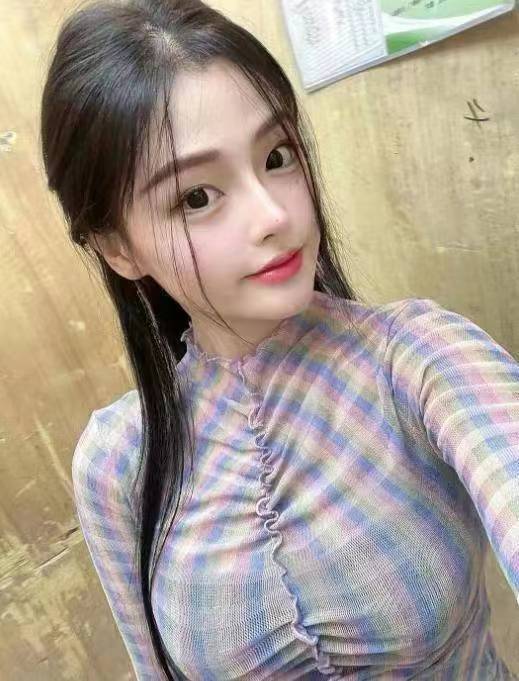 胸大屁股翘，很会玩