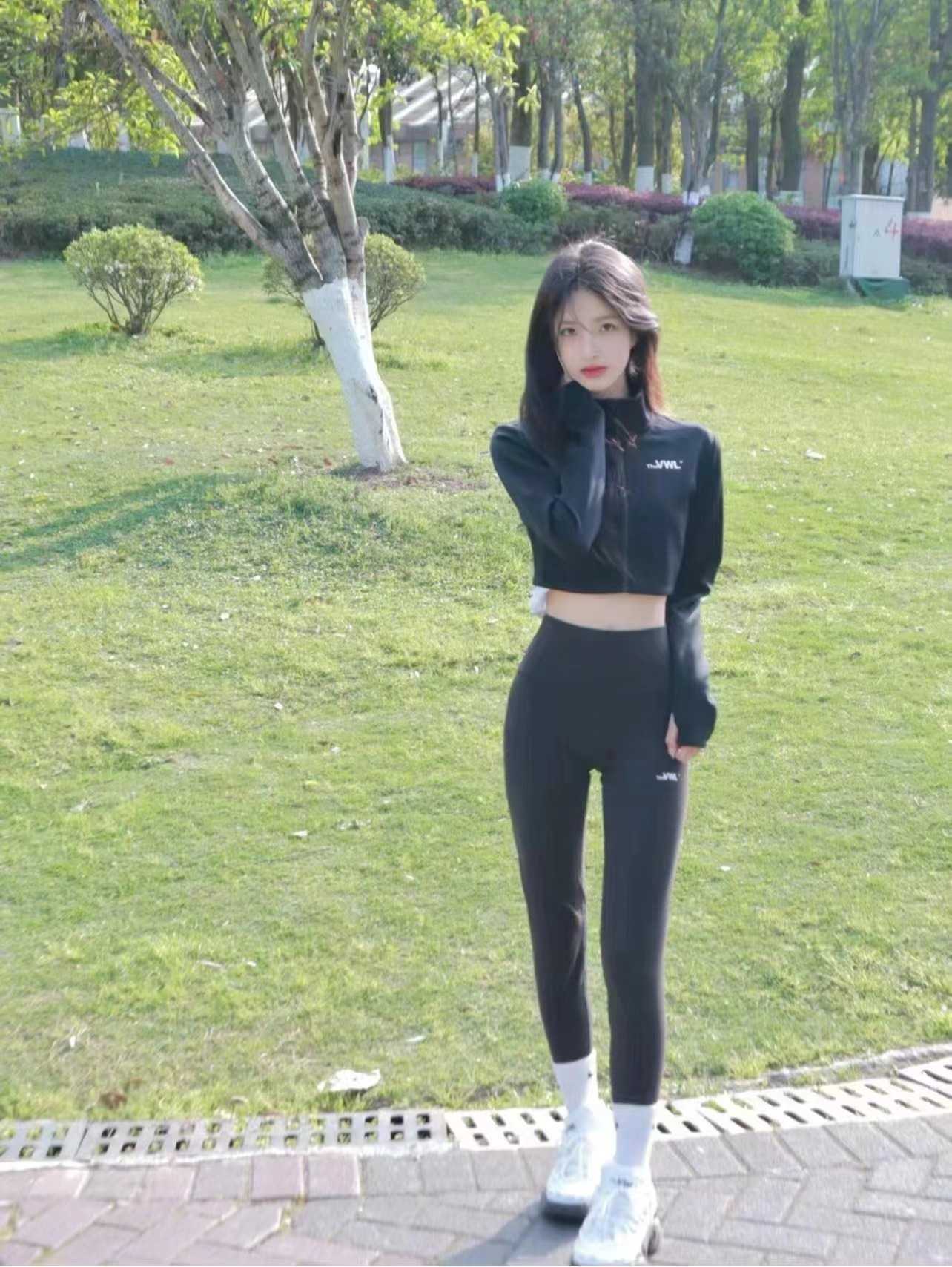 很是配合，各种姿势拿捏