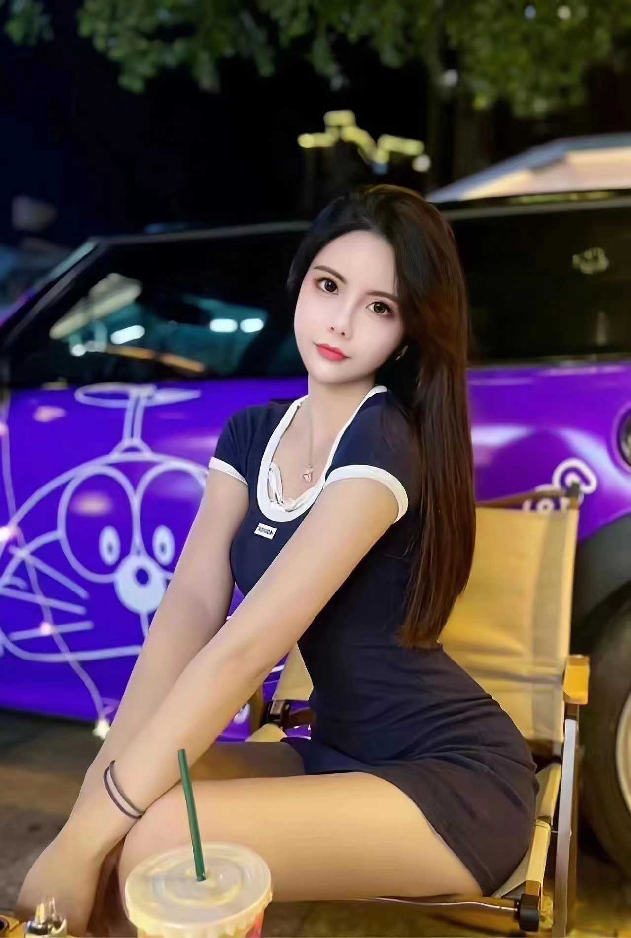 这个妹子不错，胸大