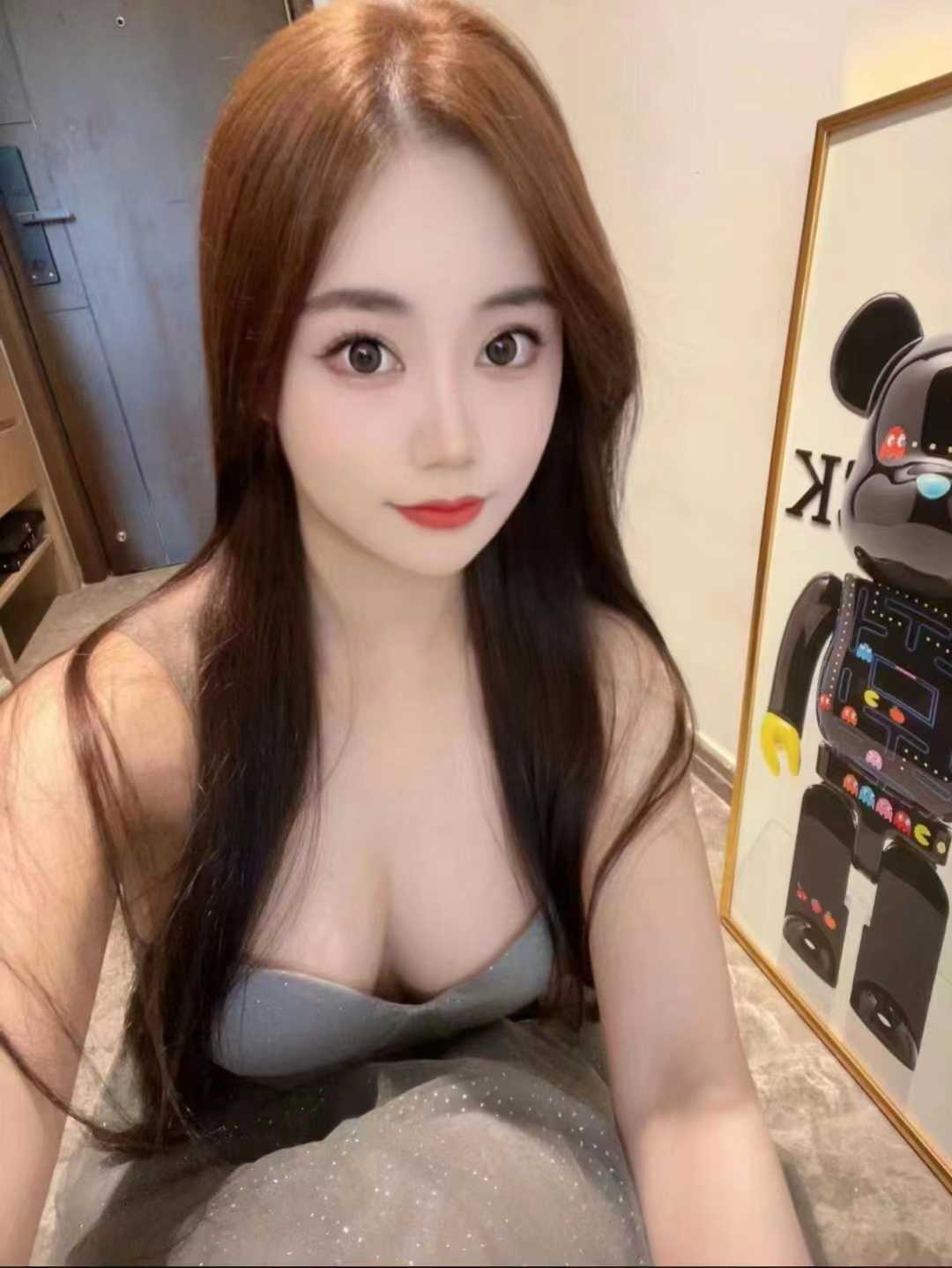 一对熬人双峰，真是忍不住