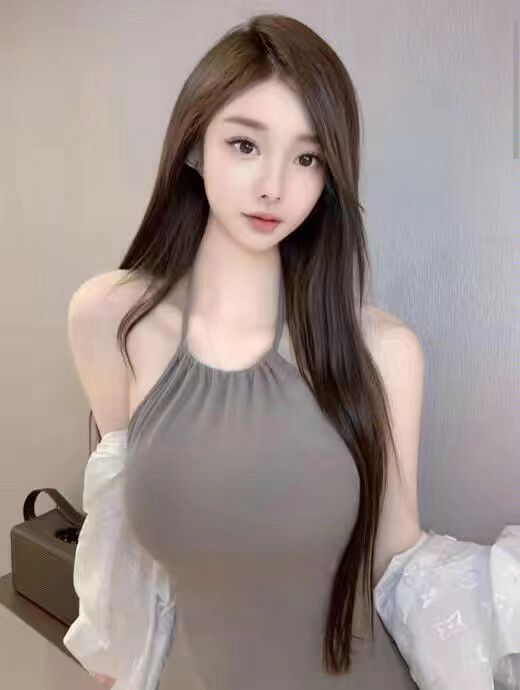 身材胸大腰细，性感尤物