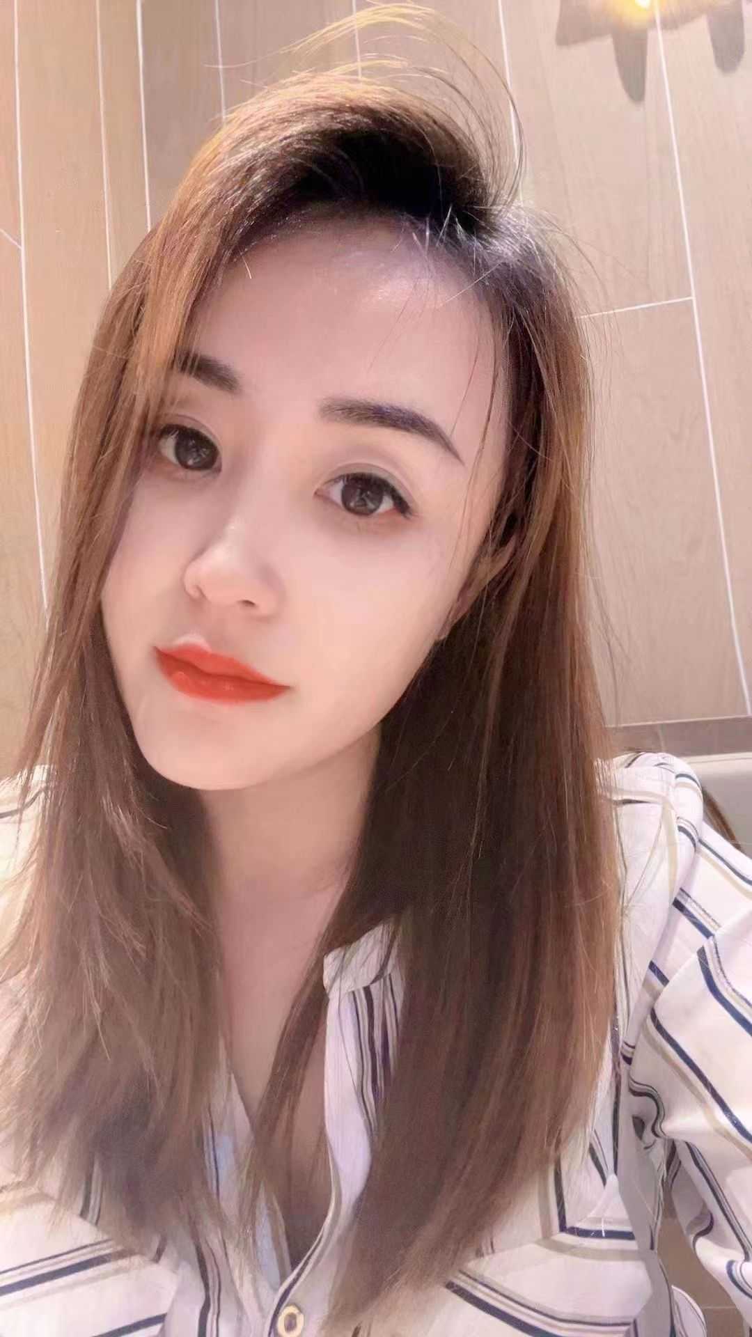 胸大屁股翘，服务一流