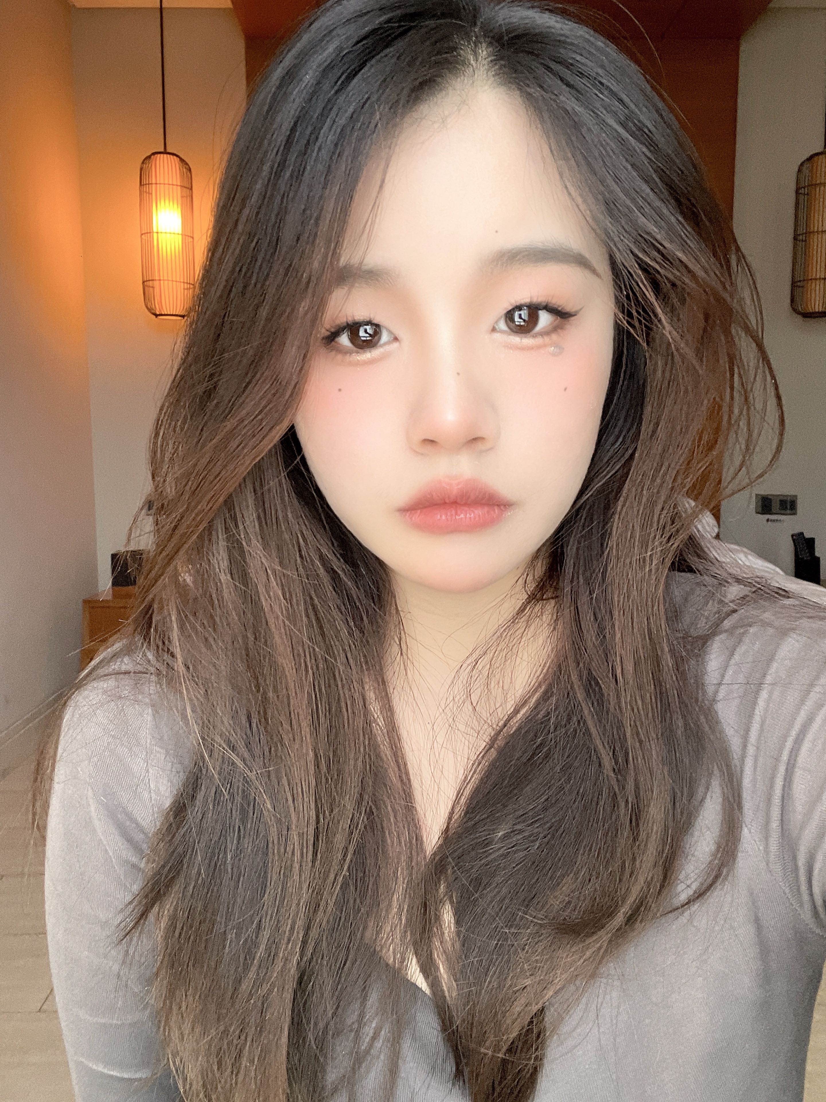 颜值可爱胸很大的小姐姐