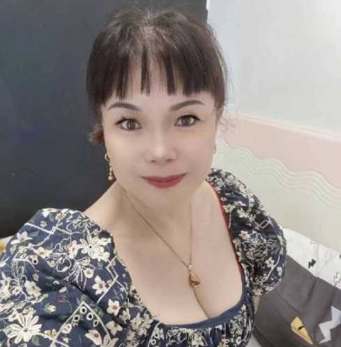 鸳鸯浴，情趣内衣，黑丝，裸吹，可wt