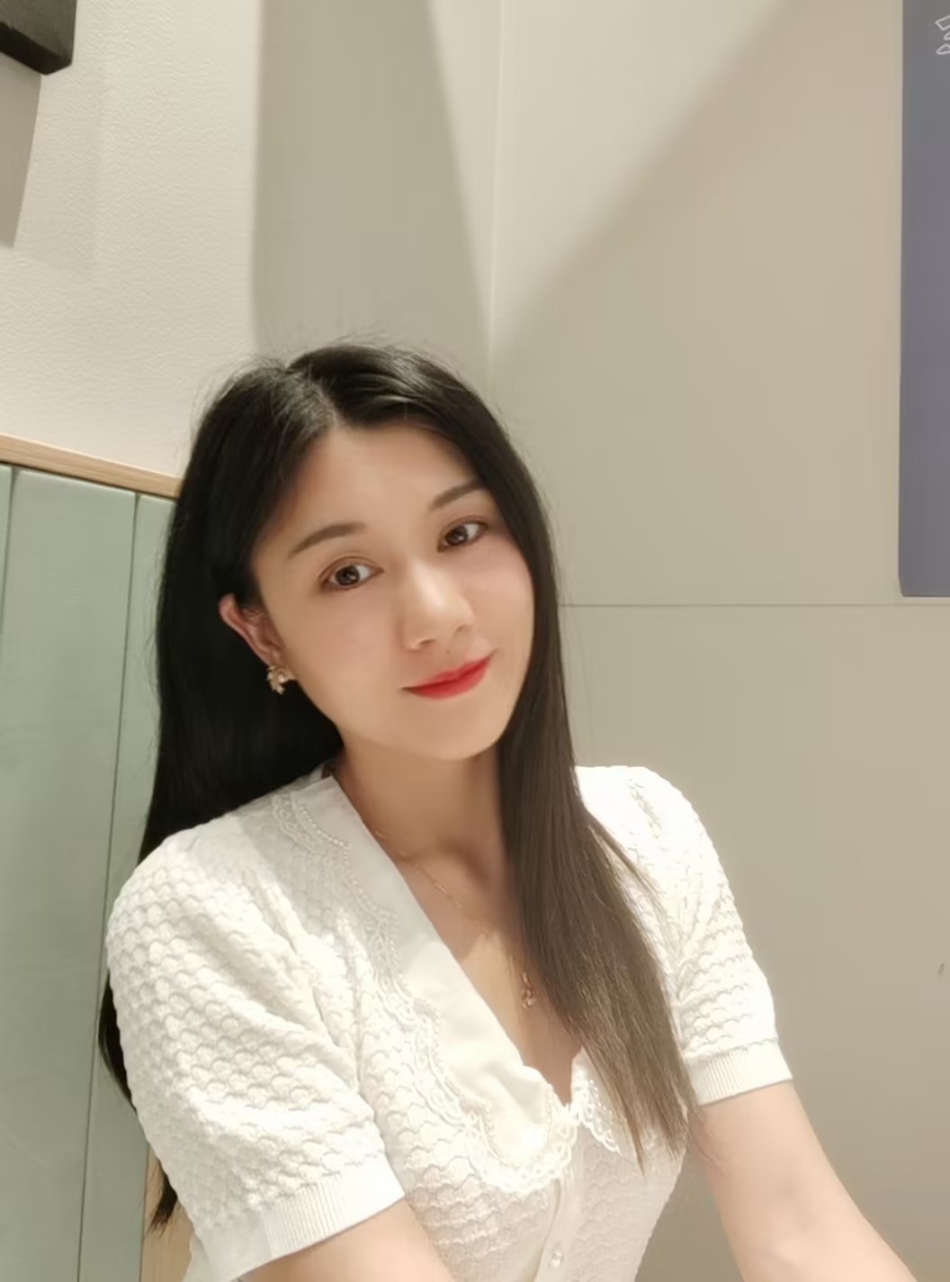 新发现的抓龙筋小姐姐