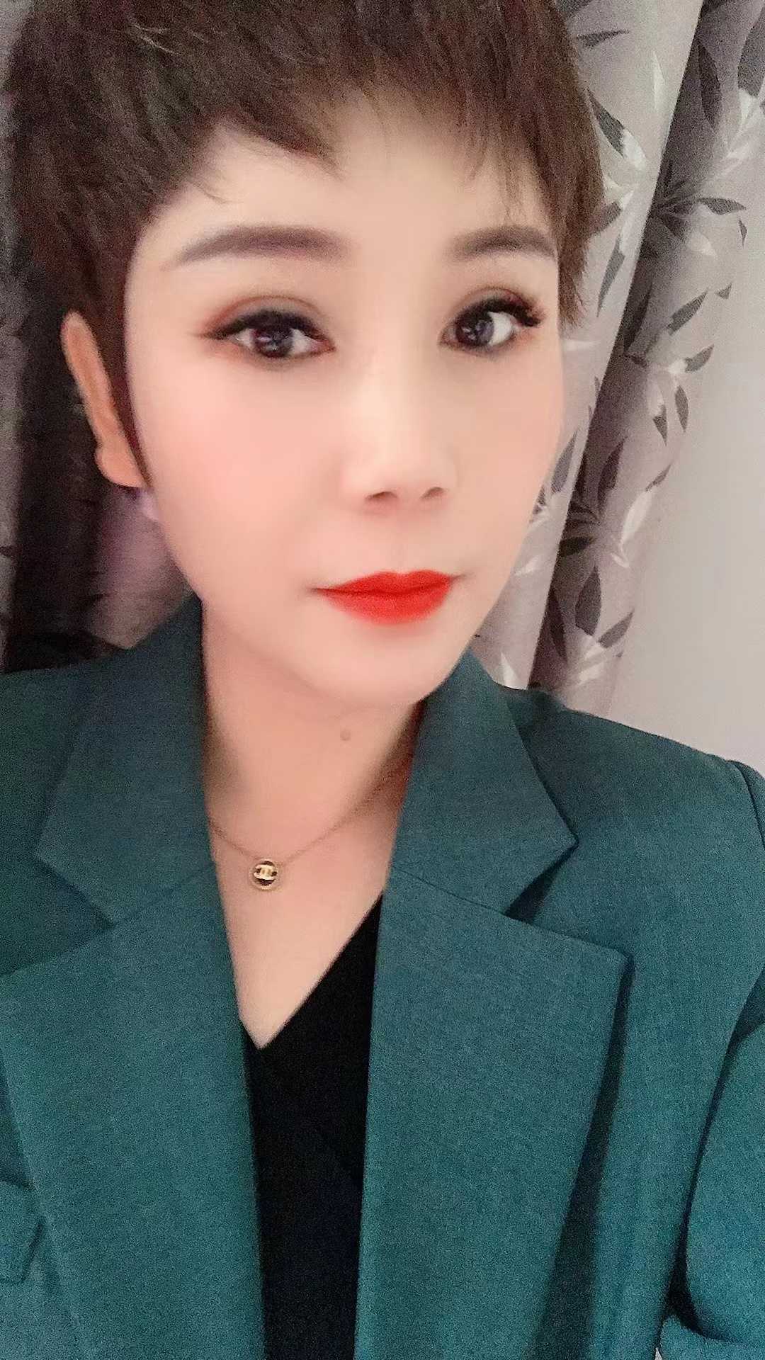 气质熟女兼职，精致女人