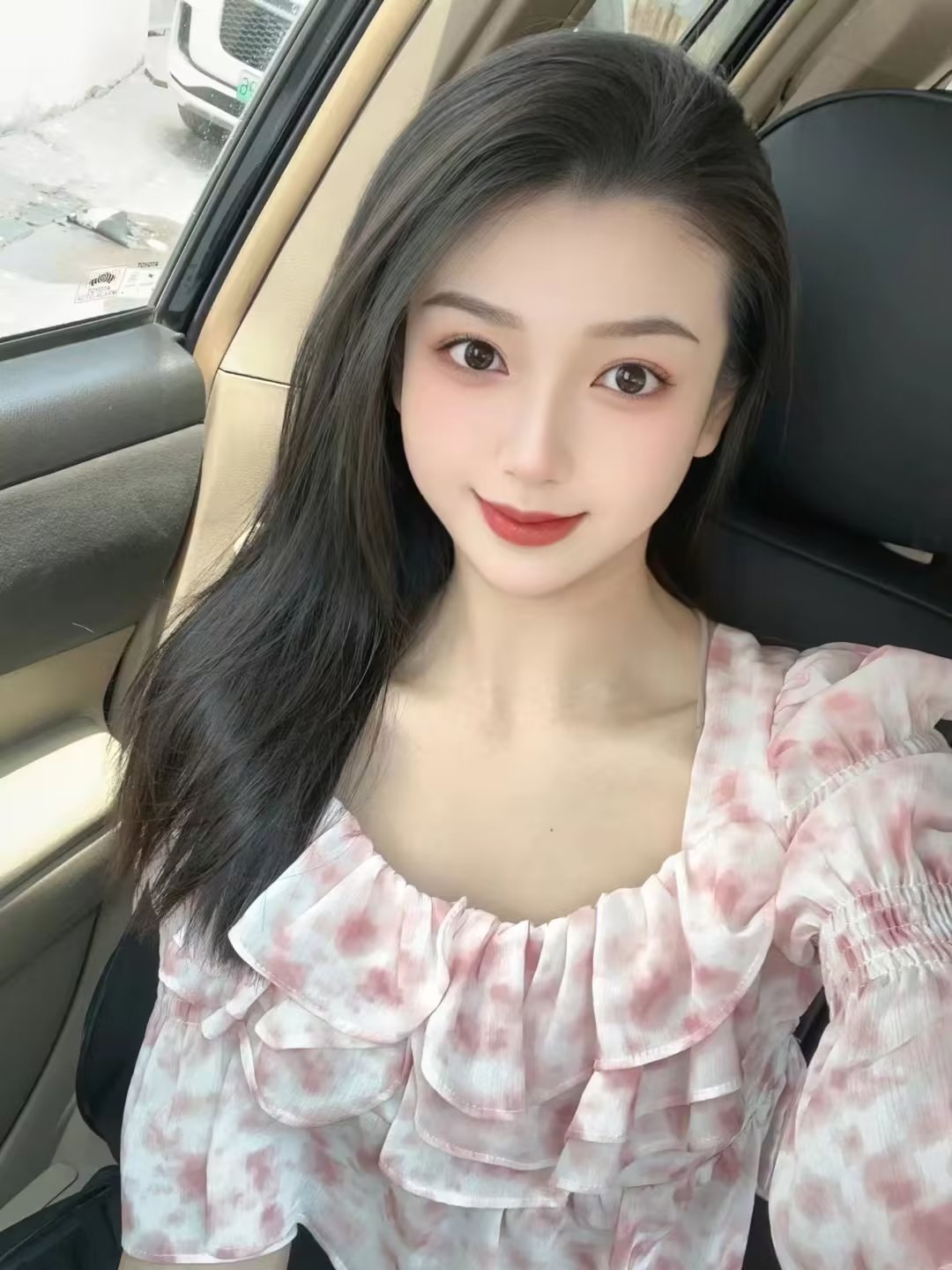 三峡广场可爱的妹妹