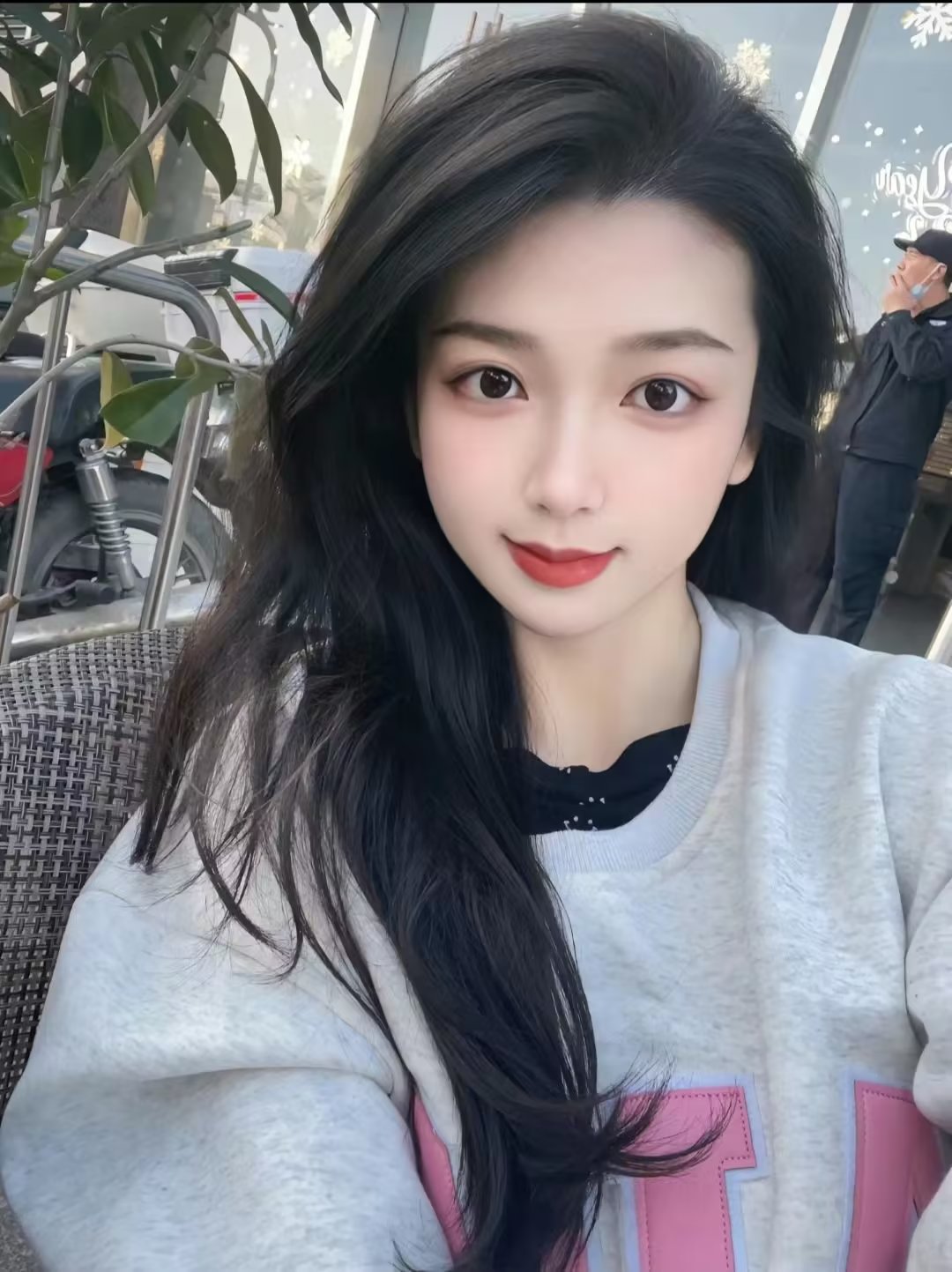 三峡广场可爱的妹妹