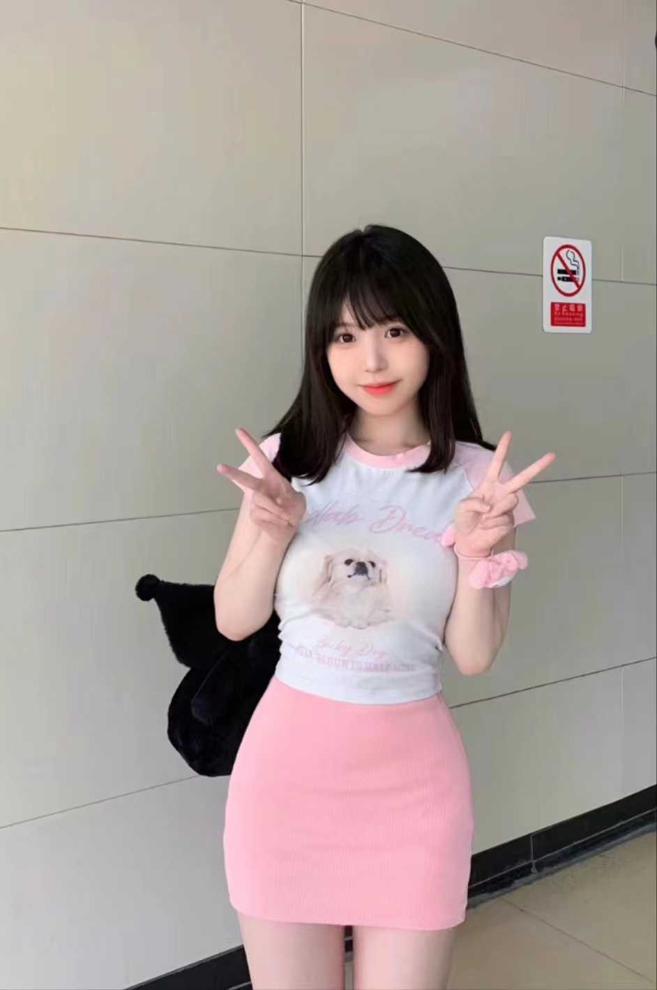 个人喜欢后入，搂着屁股开干