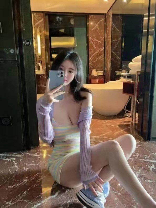 摸她身体，享受最后的温存