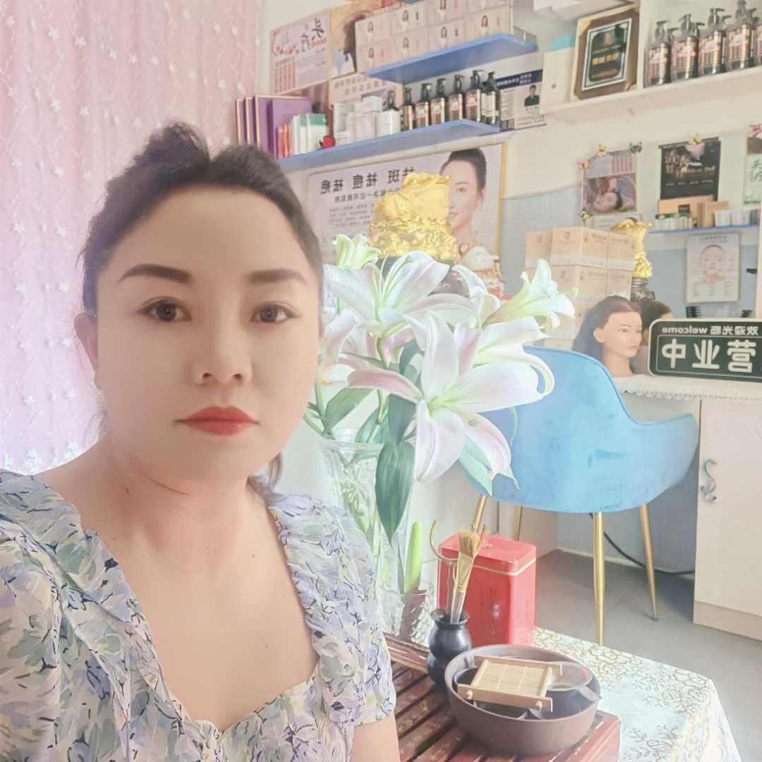 做美容的兼职小姐姐