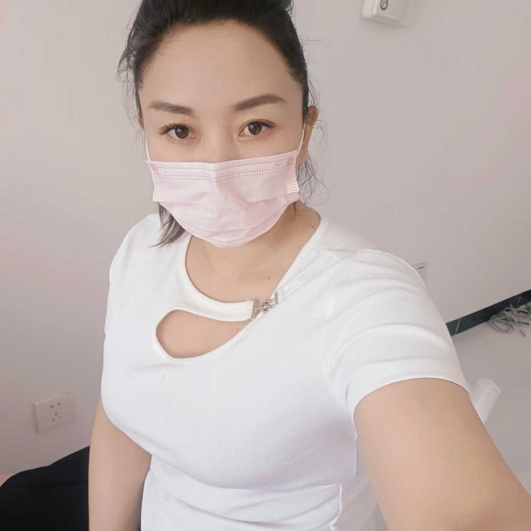 做美容的兼职小姐姐