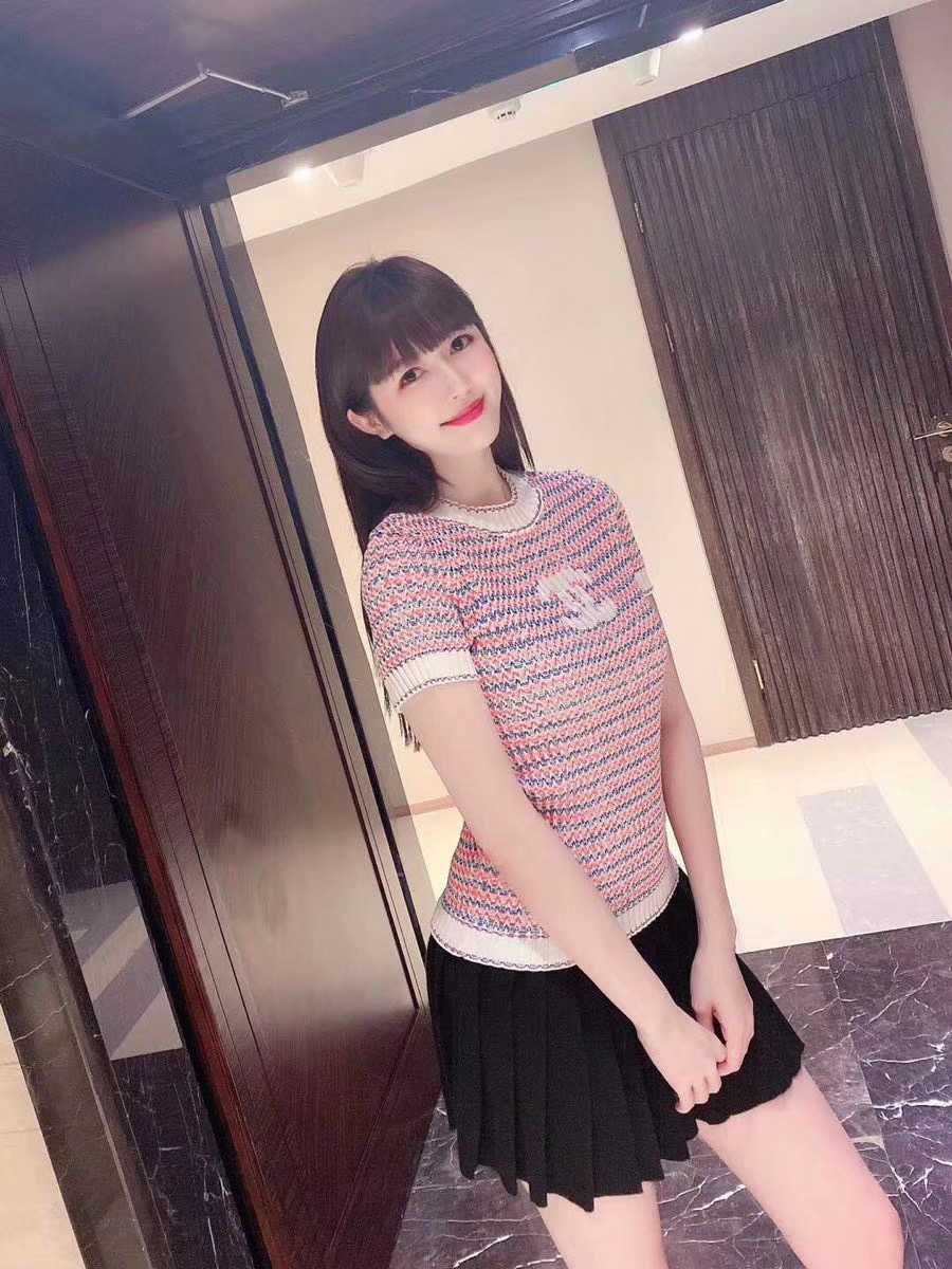绝顶优质美女一枚