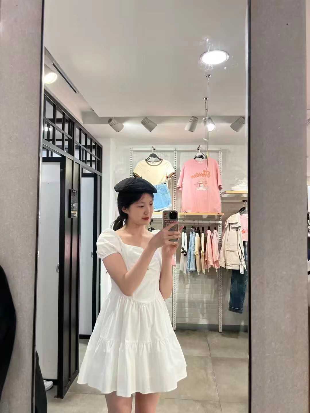 kh照顾的很爽，b很紧