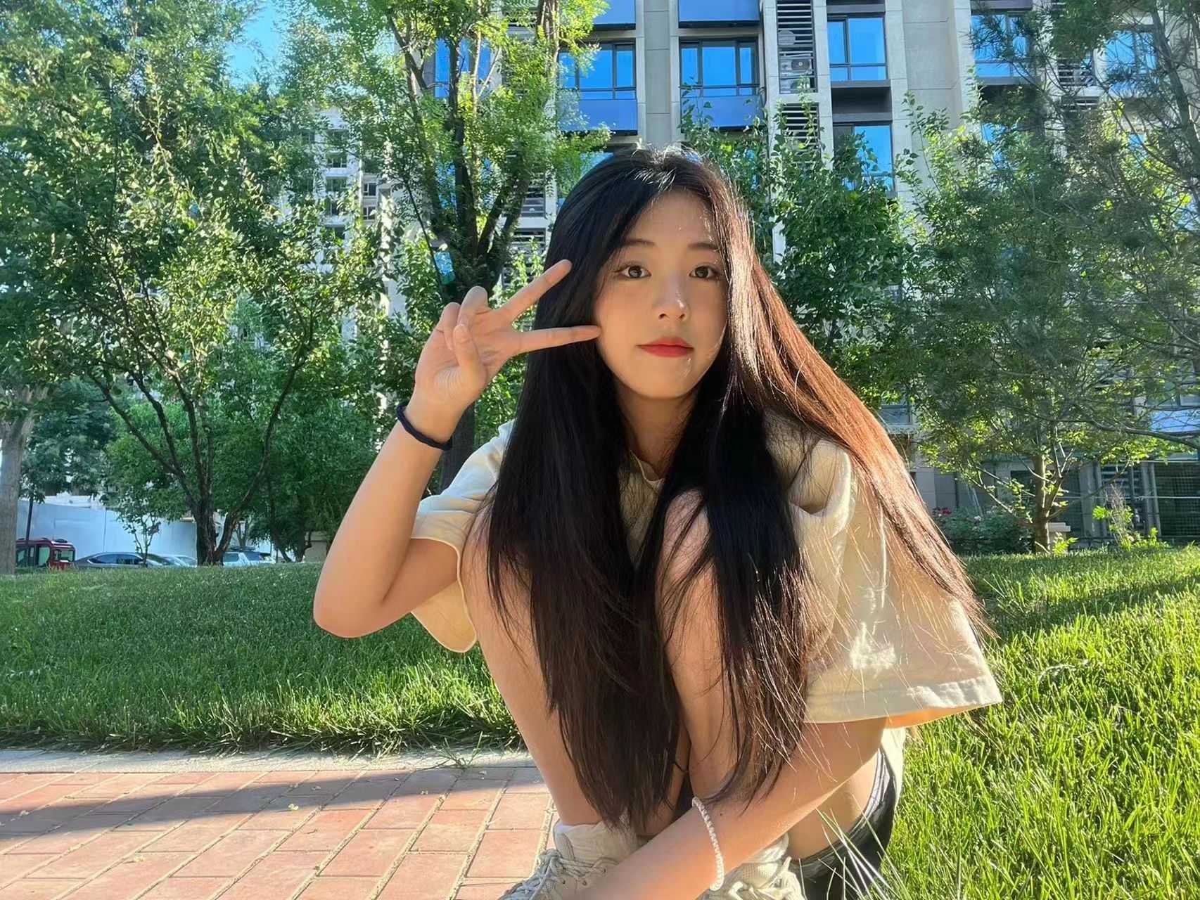 清纯甜美的小姐姐