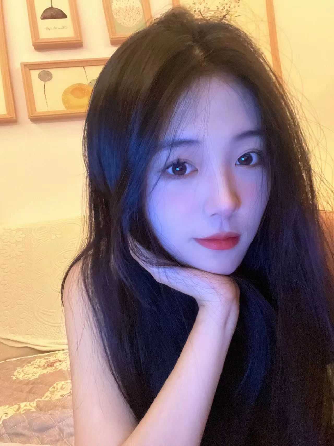 清纯甜美的小姐姐