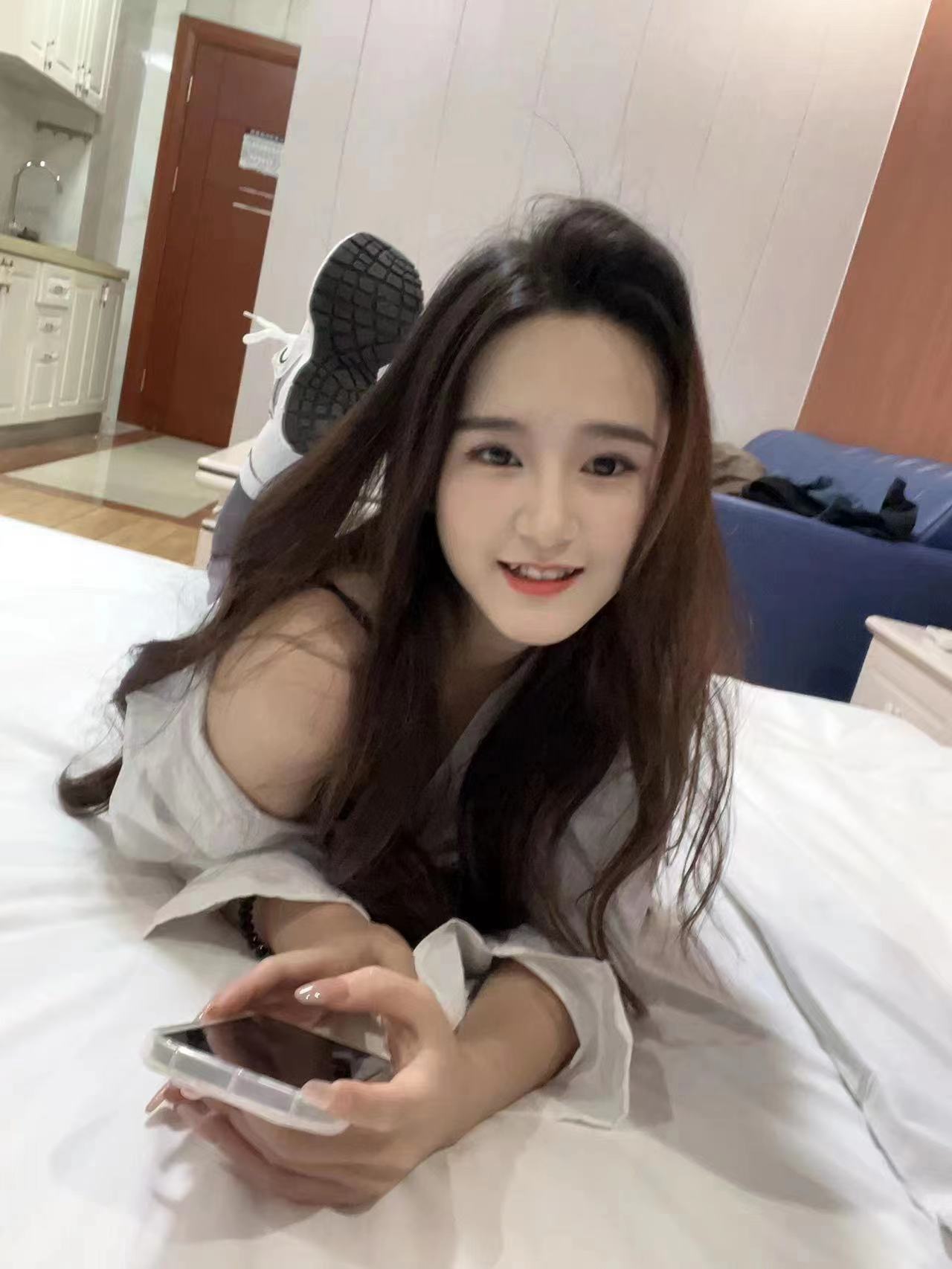 年轻人美丽主动，服务热情