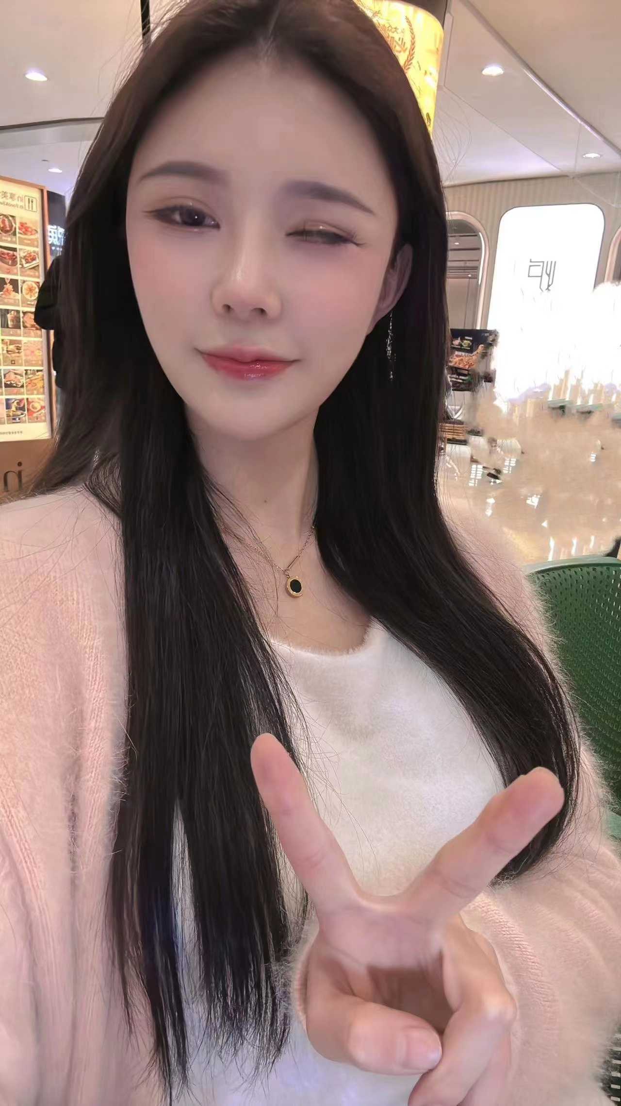 下面粉粉嫩嫩 温柔听话 真是爽死了